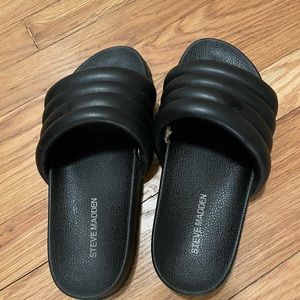 Steve Madden Canny Puffy Slide